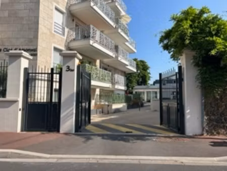 box securisé à louer