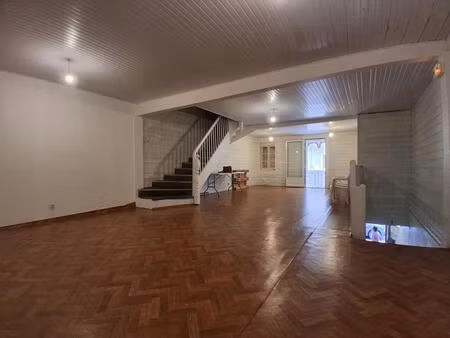 beau local de 102m² à deux pas de la savane avec mezzanine