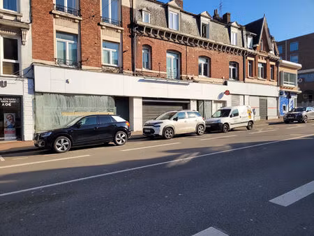 lens centre local de +/-600m²