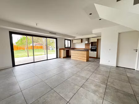 a louer - lherm  10 minutes de muret - maison récente t5  105 m² avec cuisine équipée  gar