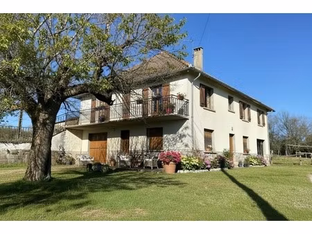 grande maison familiale de 174 m² avec terrain de 4 160 m² – proche maurs