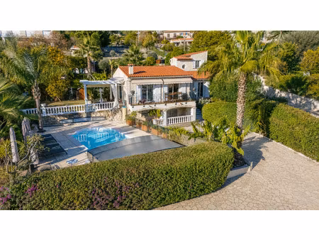 beausoleil - belle villa individuelle avec piscine limitroph