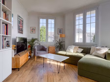 a vendre - appartement t3 rénové de 65 m² dans petite copropriété avec charme des années 3