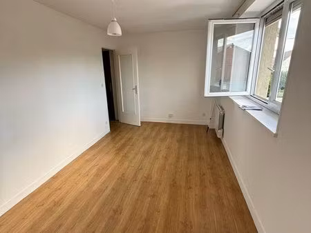 appartement 30m2 avec place de parking et cuisine équipée