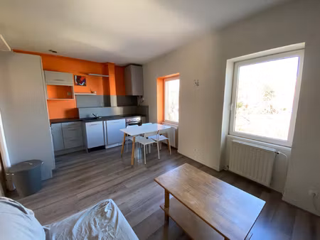 beau t3 meublé au coeur de vaise