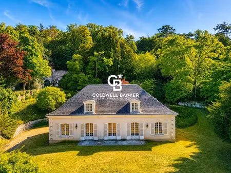maison d’architecte avec vue panoramique et près de 2 hectares de parc boisé
