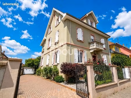 propriété 11 pièces 225 m²