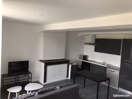 t2 meublé lumineux  terrasse  indépendant  au calme  parking