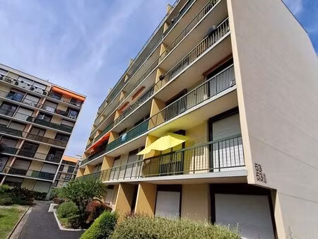 bel appartement f2 dans résidence sécurisée avec gardien