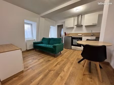 très beau t2 meublé en hyper centre