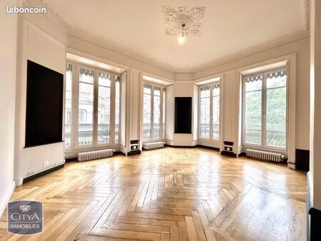 appartement 5 pièces 124 m²