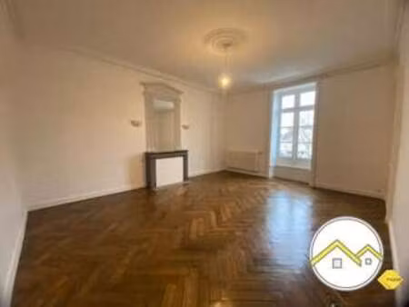 location appartement 4 pièces à châteaubriant centre (44110) : à louer 4 pièces / 114m² ch