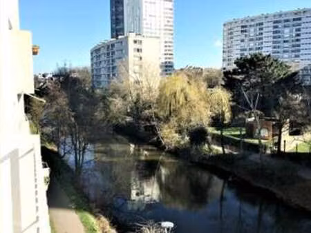 location appartement 3 pièces à rennes bourg l'evêque (35000) : à louer 3 pièces / 69m² re