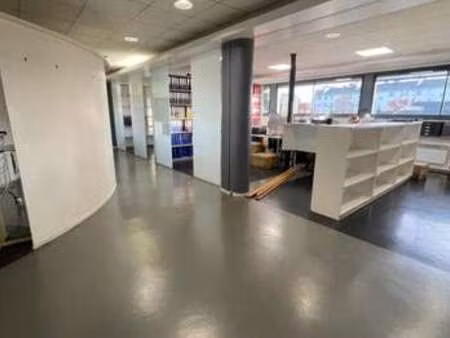 location bureaux et commerces à châteaubriant centre (44110) : à louer / 224m² châteaubria