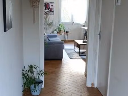 ? superbe t2 bis contemporain de 56 m² – dans maison de maître