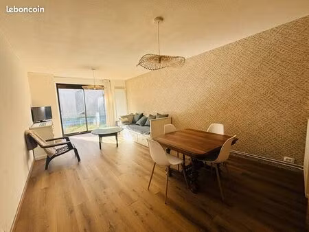 appartement à louer meublé à l'année t3 avec jardin et parking