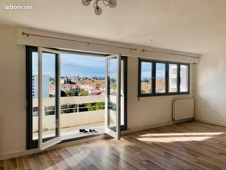 appartement 1 pièce 79 m²