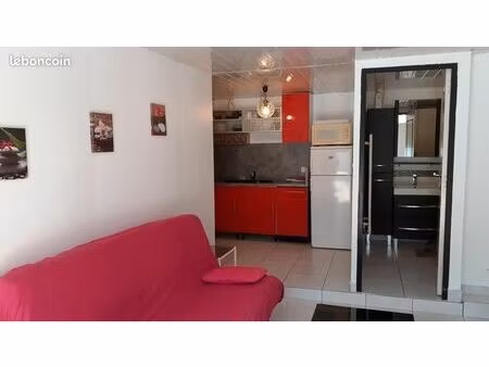 t2 dans villa à étudiante