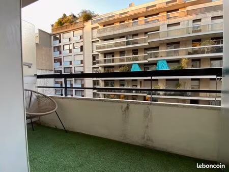 studio design à proximité de la tour eiffel - quartier passy