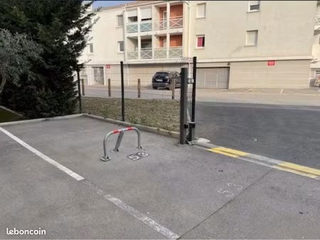 parking sécurisé frontignan centre - bateau 6m accepté - arceau - bip
