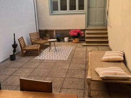 appartement terrasse rue piétonne