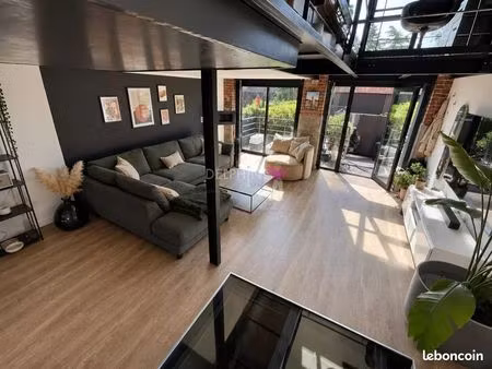 loft/atelier/surface 4 pièces 170 m²