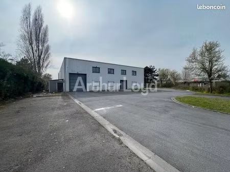 local industriel 877 m²