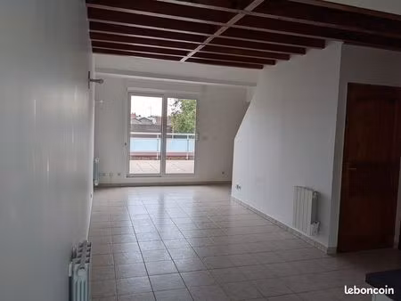la madeleine (59110) centre ville t2 duplex de 44m² avec terrasse sud est & place de stati