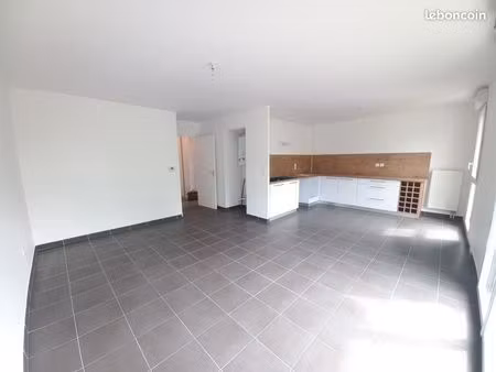 appartement 3 pièces 77 m²