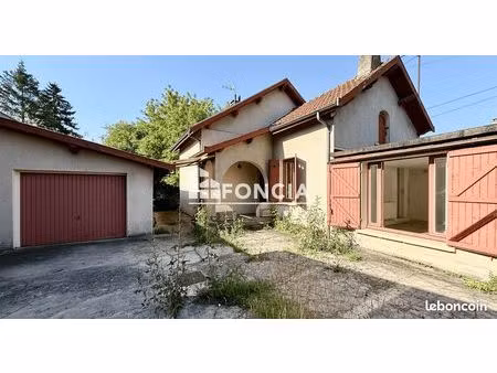 maison avec fort potentiel d'agrandissement sur parcelle divisible