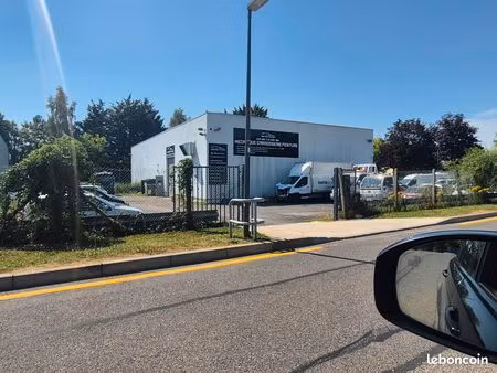 idéal investisseurs / renta 10% / batiment divisé en 4 cellules louées