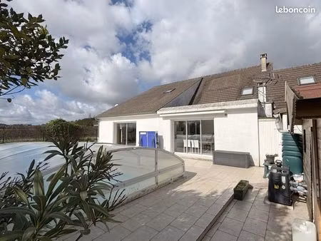maison 8 pièces 195 m²