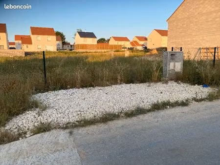 terrain 692 m² arsy