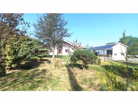 belle landaise cuisine séjour salon 4 chambres piscine dépendance 130m² 2000 m² terrain...