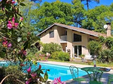pavillon landaise 5 chambres  cuisine  séjour  garage  piscine