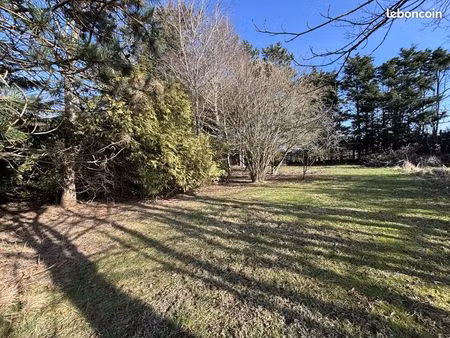 terrain 1046 m² groffliers