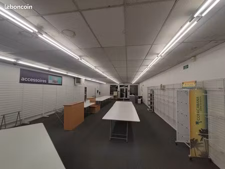 local commercial 800m²