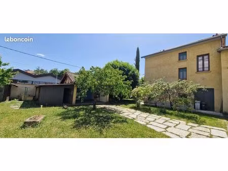 propriété 8 pièces 231 m²