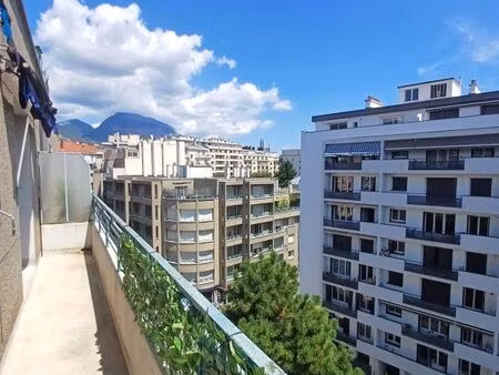 studio 1 pièce 33 m²