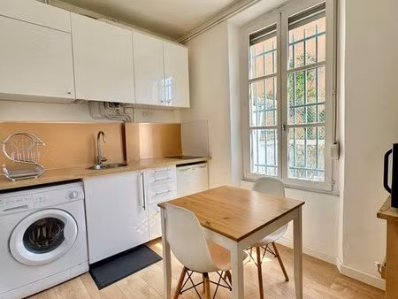 appartement meublé traversant rue calme