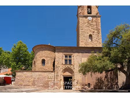 duplex sous les toits avec vue sur la cathédrale et aperçu mer