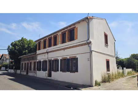 busca - appartement t2 refait à neuf de 46 m2 avec parking