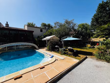 maison la roche sur yon 8 pièce(s) 152 m2