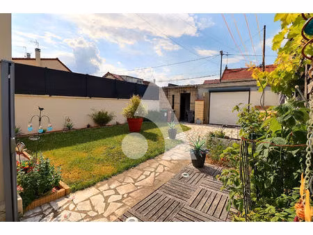mery sur oise - maison familiale de 91 m² avec jardin  garage et dépendances