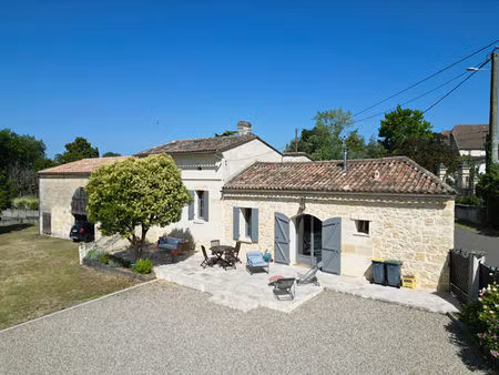 maison renovée avec grange à 10 minutes de saint-émilion