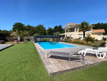 somptueuse maison d'architecte avec piscine à vendays