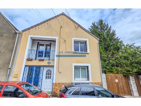 maison 5 pièces 100m2 habitables + balcon