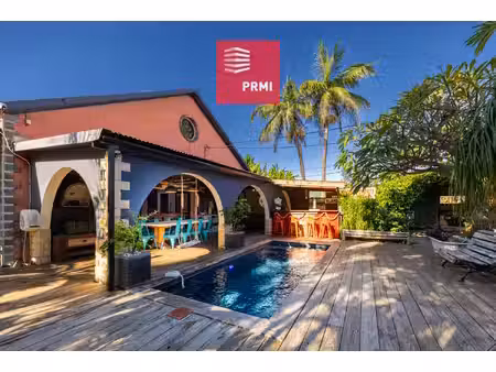 maison avec piscine secteur grand anse  à 10 min du chu saint-pierre 97410
