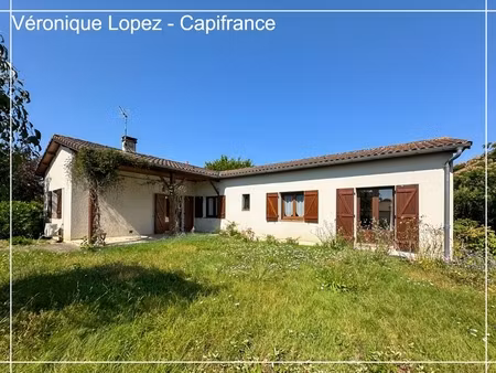 roquefort  maison de plain-pied t4 de 105m² sur jardin plat et clos de 692m². garage et ab