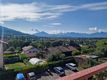 cranves-sales : appartement avec 2 chambres à louer+parking